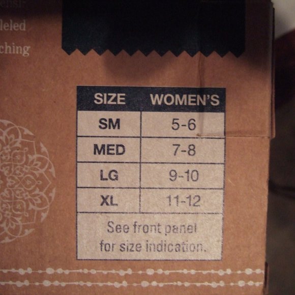 LOFT LIVING MEMORY FOAM SLIPPERS SIZE S/M - Picture 4 of 6